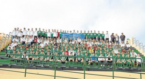 Jugadores y técnicos del Sant Jordi se hicieron la foto oficial de la temporada en el acto que tuvo lugar el pasado domingo.  LUIS HERRERA