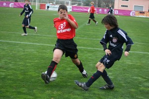 Jugada del partido. Foto Bernat Bestard