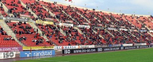 Aspecto de la tribuna descubierta de Son Moix en un partido de Liga reciente.  Foto: Tooru Shimada