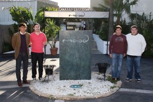 Gustavo Siviero y Gabi Vidal acudieron el jueves al Mood Beach Portals