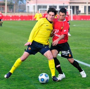 Jugada del partido. Foto Javi Nebot