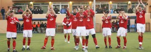 Los futbolistas del Ibiza en el último partido frente al Sant Jordi.  J.A.R