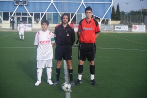 El arbitro con los capaitanes