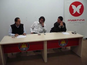 Andoni Valencia, Emanuele Maffezzoni e Ibon Begoña en la rueda de prensa de ayer.  D.I.