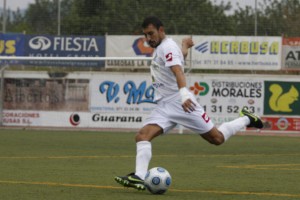 Nacho del Moral en el partido frente al Atlético Baleares en Santa Eulària.  VICENT MARÍ